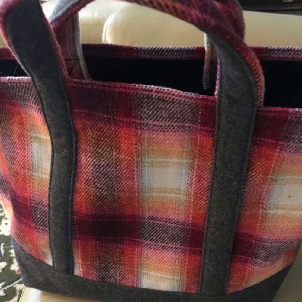 PRICE FIRM! NWOT. Pendleton for Gap Plaid Wool/Cotton/Poly Tote. Pristine!